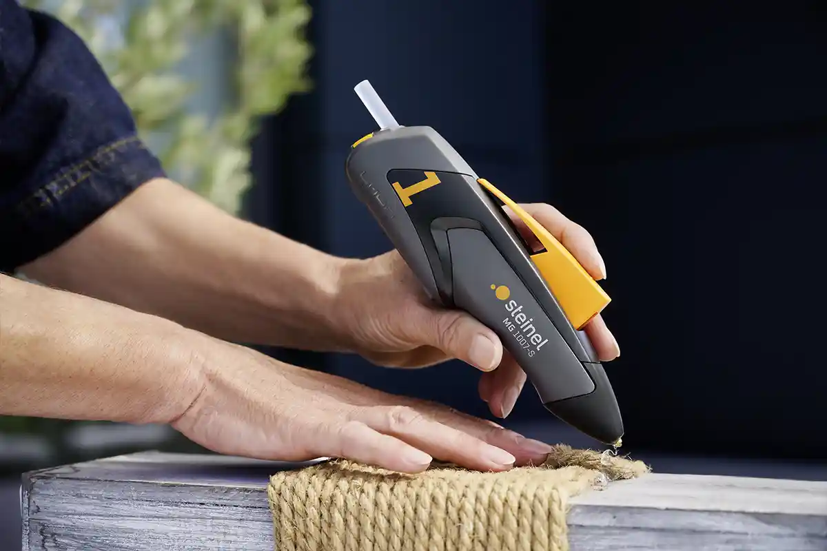 PISTOLE PER COLLA A CALDO A BATTERIA 3 1